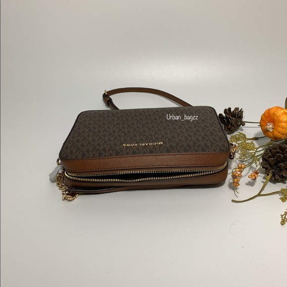 Michael Kors Jet Set Large EW Crossbody - Picture 6 of 8